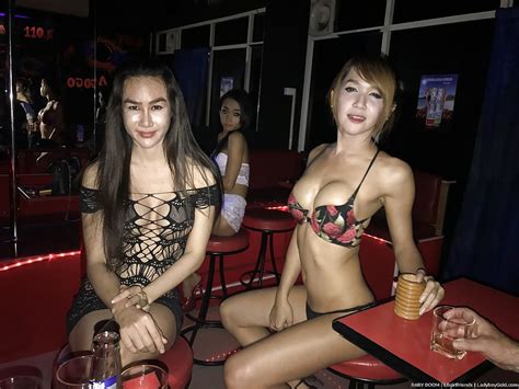 thai transexuals flashing boobs and grinding while dancing in strip club shemale fans forever