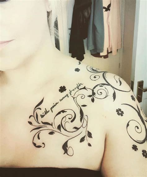 30 Stunning Shoulder Tattoos For Women 2022 Pulptastic