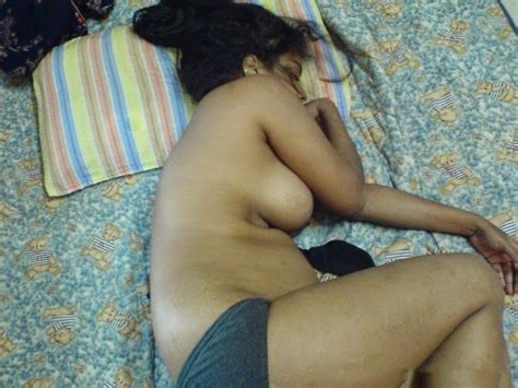 sleeping aunty saree upskrit ass pic xossip datawav