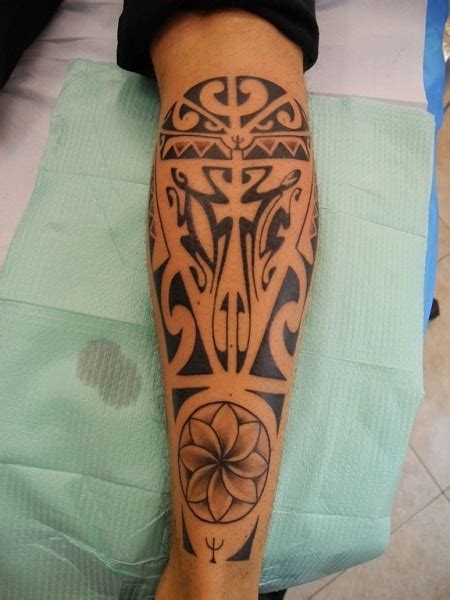 26 Fascinating Tribal Leg Tattoos