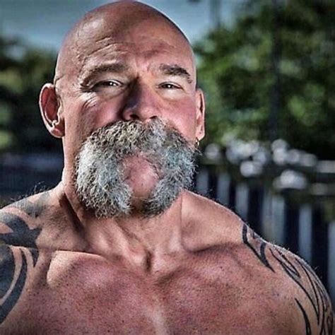 pin by jye weng on 鬍子beard in 2020 bald with beard mustache men