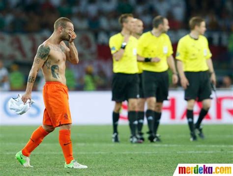 foto bintang sepak bola bertato di euro 2012