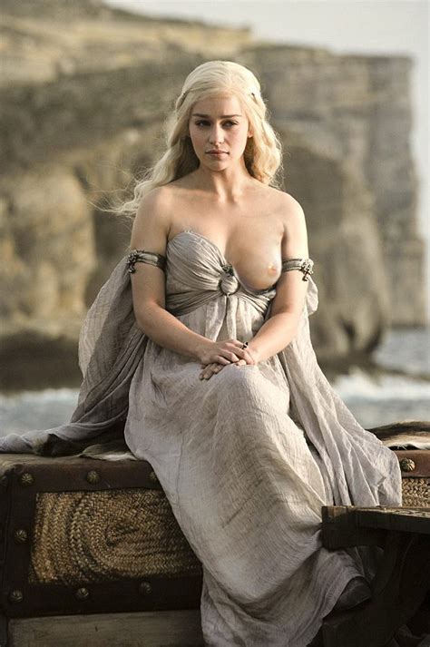 emilia clarke as daenerys ~ game of thrones rule 34 gallery [7 pics] nerd porn