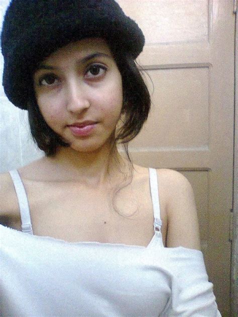 tiny boobs on sexy nude teen from pakistan real indian gfs
