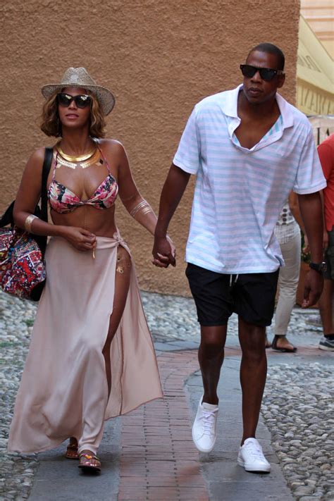 beyonce and jay z crashed a wedding in italy beyonce