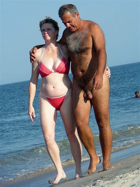 00782 Beach Couple 123 951lo  Porn Pic From Real Cfnm