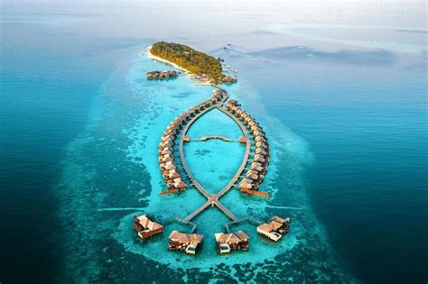 scenic luxurious  activities packed resorts  maldives kotrips