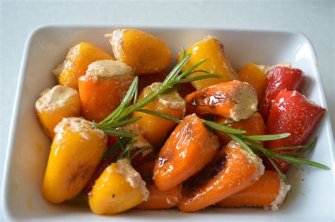 bunter kochloeffel gefuellte mini paprika mit frischkaese feta oder