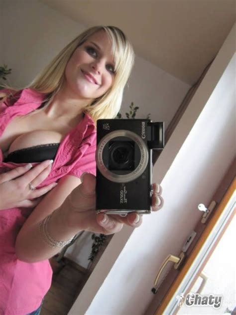 rubia hermosa se desnuda en el espejo xxx fotos caseras gratis
