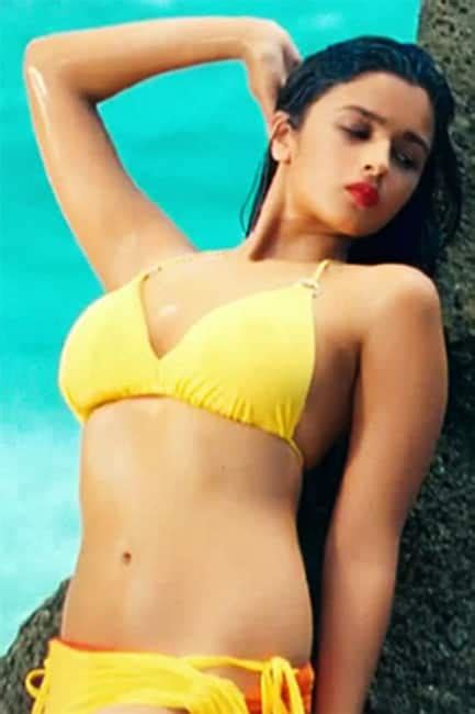Check Out Alia Bhatts Super Sexy Pictures In Bikini