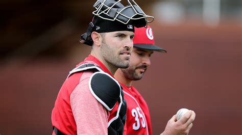 reds curt casali  hip surgery expects   ready  opening day