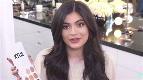 kylie jenner is coming out with an eyeshadow palette