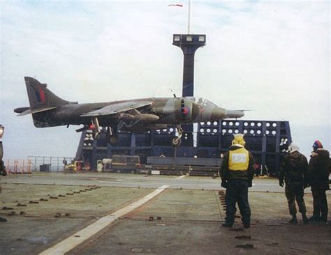 atlantic conveyor falklands  defence navy aircraft