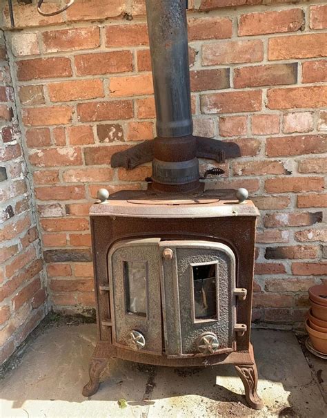 Salvage Antique Cast Iron Wood Burning Stove In Dn22 Bassetlaw For £40