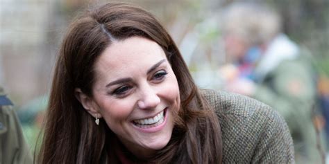 kensington palace releases new photo of the duchess of cambridge to