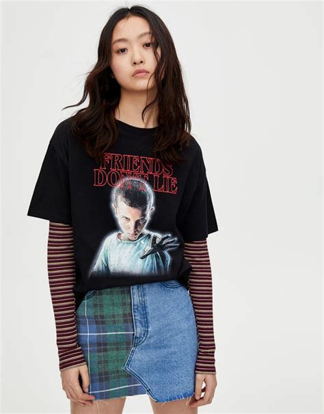 venta camiseta stranger  bershka en stock