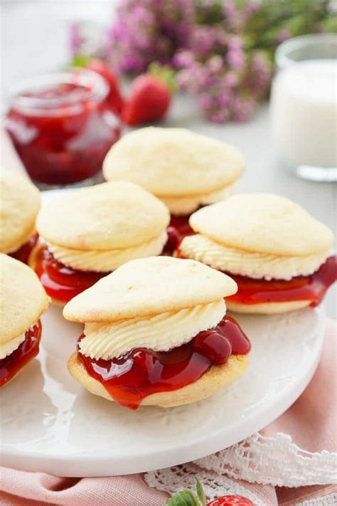 strawberries and cream whoopie pies sugar and soul