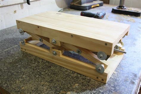 diy scissor lift  plans woodwork junkie woodworking tools