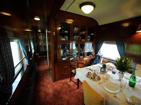 whats  americas  luxurious train cars wired