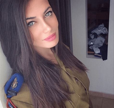 sizzling pictures of israeli women soldiers heat up instagram the forward
