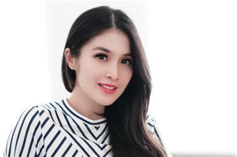 Sandra Dewi Pamer Foto Feminin Dan Seksi Kala Hamil Duh…aura Cantiknya