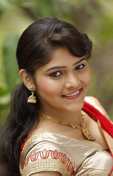 telugu actress haritha in red saree