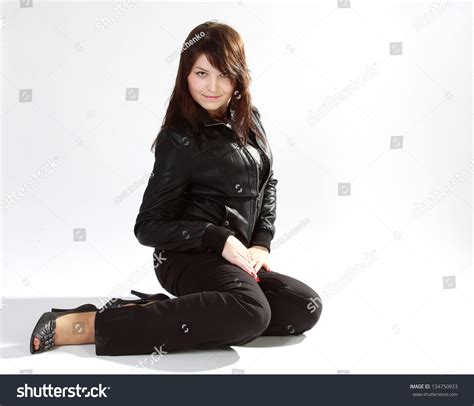 Sexy Brunette Sitting Hq Xxx Photo