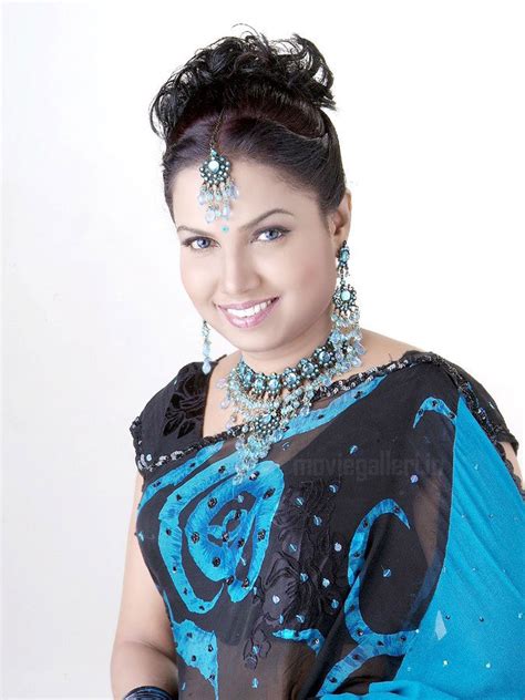 tamil actress elizabeth hot photo shoot stills elizabeth pics new movie posters
