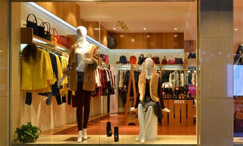 fashion boutique display window  mannequins  shopping dress shop window stock image