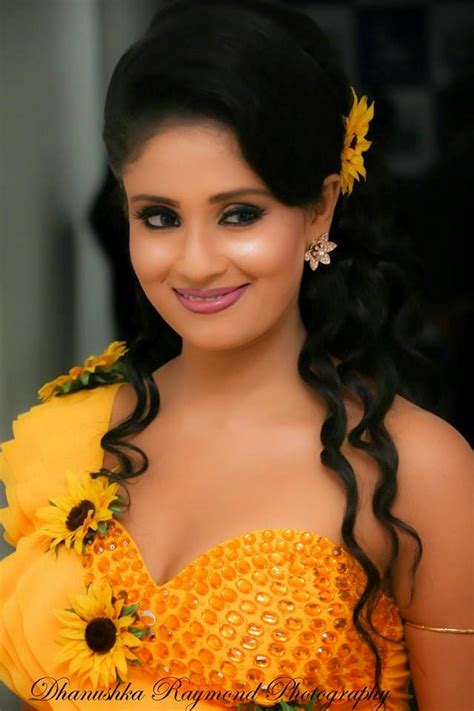 Lankan Hot Actress Model Tv Presenter Singer Pics Photos Stills Gallery