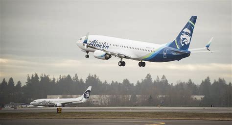 Alaska Airlines Passenger Booted From Plane After Yelling
