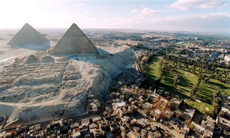 year  great pyramids  giza   backdrop   slums  cairo egypt arcom