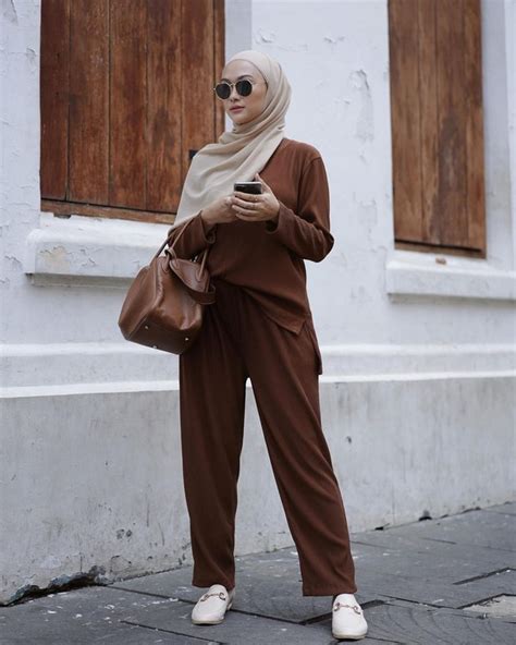 model gaya hijab pashmina   cocok   kantor avanascarf