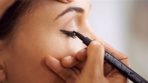 7 best eyeliners the beauty experts guide healthista