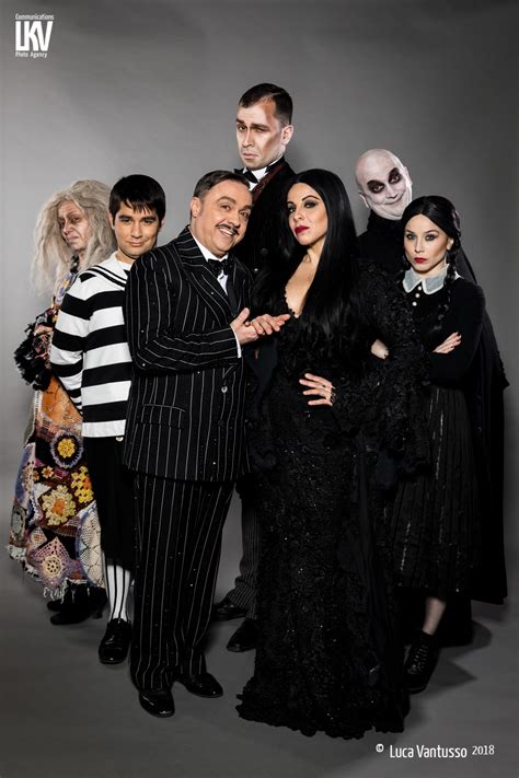 La Famiglia Addams Trova Smalto E Ritmo Per Far Ridere Da Morire