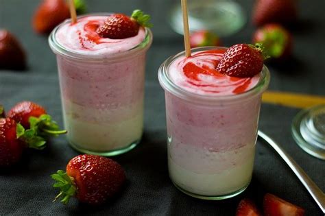 joghurt topfen creme mit erdbeeren rezept kochrezepteat