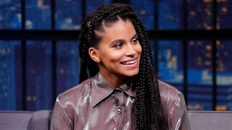 watch late night with seth meyers interview zazie beetz knitted a hat