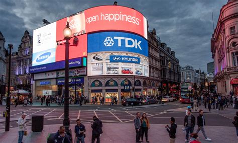 Tdk Ad At Piccadilly Circus Lights Go Out On 25 Years Of History