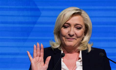 Марін Ле Пен заявила що якщо виграє вибори у Франції вона буде
