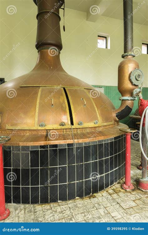 brouw ketel bij brouwerij het sas  boezinge belgie stock afbeelding image  brouwer