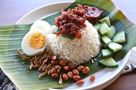 malaysian delicacies nasi lemak