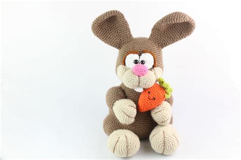 bunny rabbit amigurumi  crochet pattern stringydingding