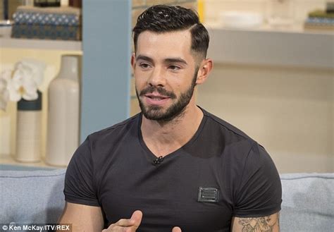 Towie S Charlie King Shaves His Head In Dramatic Makeover Daily Mail