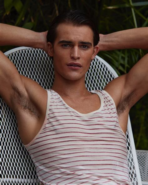 parker van noord relaxes poolside  vman      media inyim media