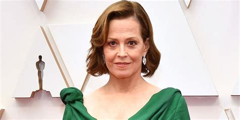 avatar 2 announces sigourney weaver s unexpected new character