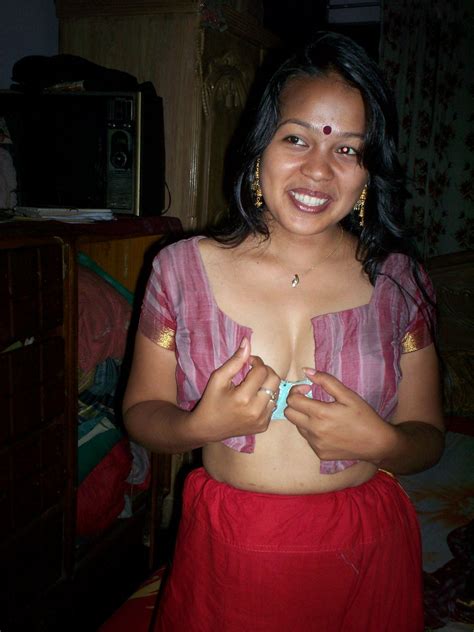 aunty blouse images aunty tight blouse open expose boobs