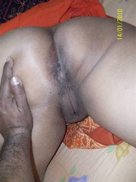 hot and sexy desi indian aunty in saree panty pussy show