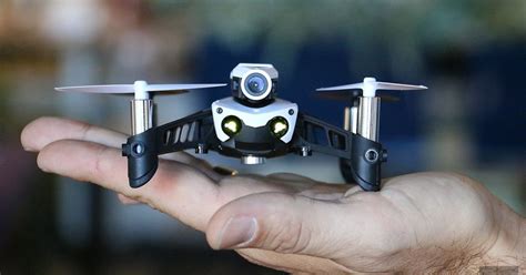 parrots mambo fpv puts    mini cockpit engadget quadcopter drone quadcopter drone