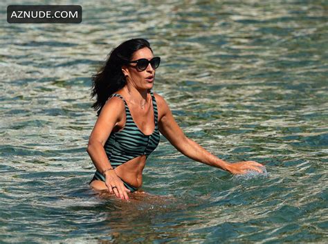 Veronica Hidalgo Makes A Splash While On Vacation In Costa