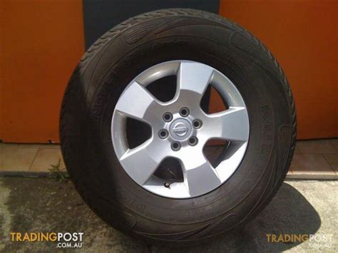 nissan navara    genuine alloy wheels